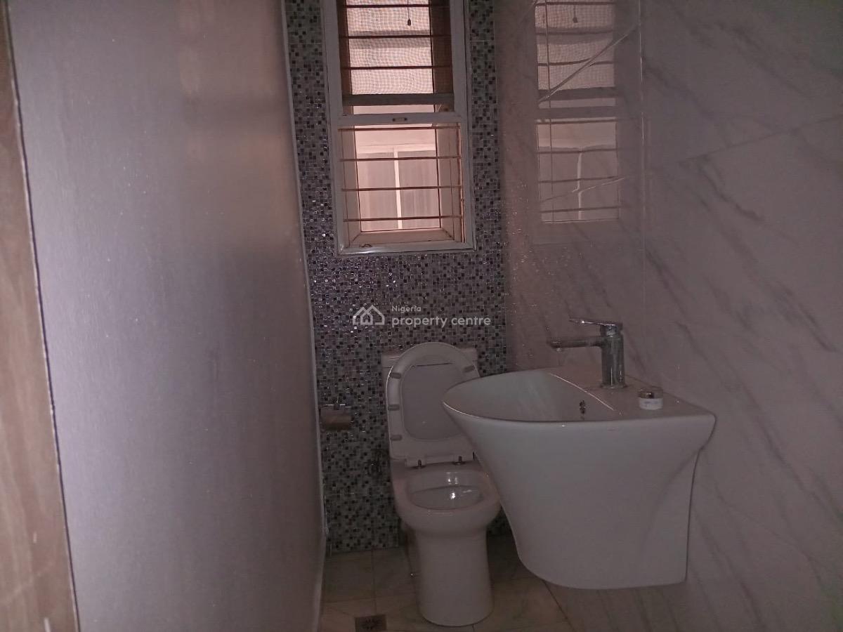 Spacious 3 Bedroom Maisonette with Bq I, Lekki Right, Lekki Phase 1, Lekki, Lagos, Flat / Apartment for Rent