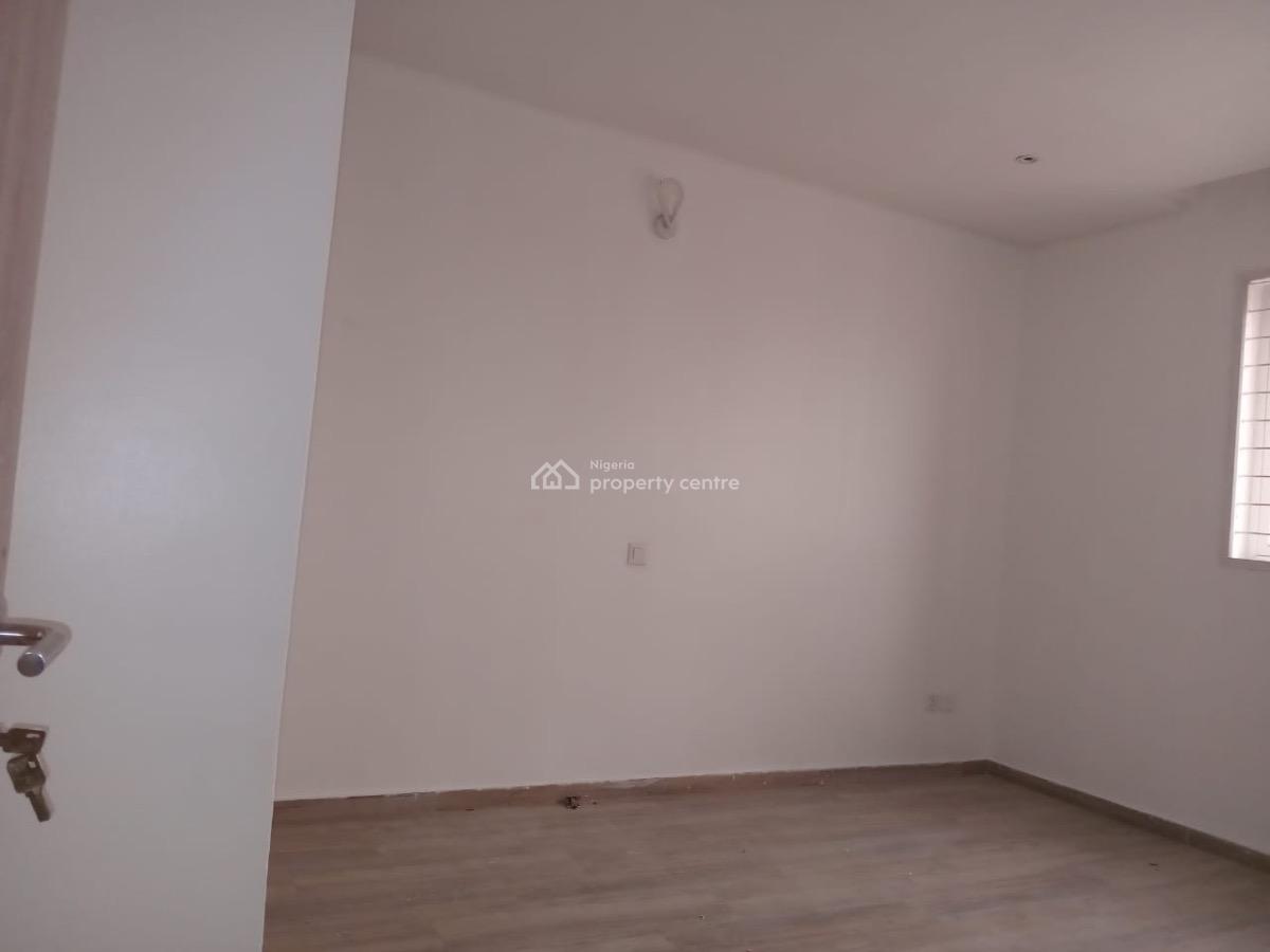 Spacious 3 Bedroom Maisonette with Bq I, Lekki Right, Lekki Phase 1, Lekki, Lagos, Flat / Apartment for Rent