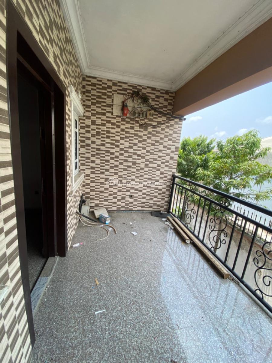 Spacious 2 Bedrooms Upstairs, Ado Road, Ado, Ajah, Lagos, Flat / Apartment for Rent