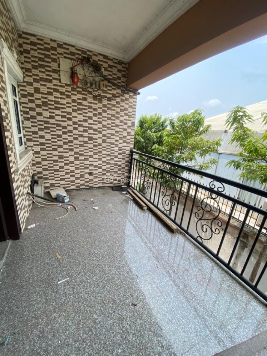 Spacious 2 Bedrooms Upstairs, Ado Road, Ado, Ajah, Lagos, Flat / Apartment for Rent