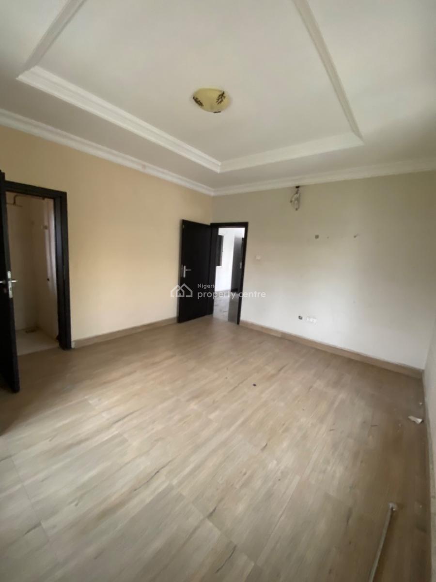 Spacious 2 Bedrooms Upstairs, Ado Road, Ado, Ajah, Lagos, Flat / Apartment for Rent