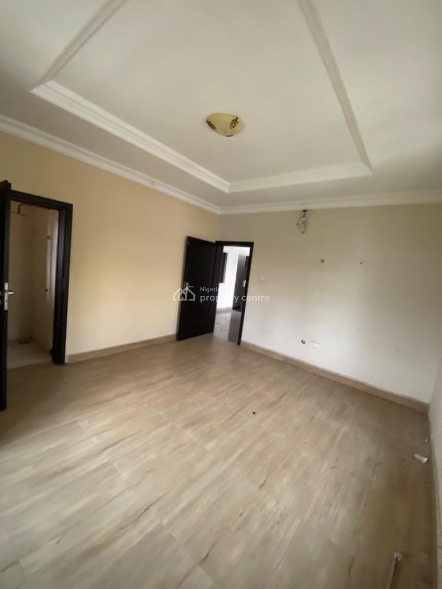 Spacious 2 Bedrooms Upstairs, Ado Road, Ado, Ajah, Lagos, Flat / Apartment for Rent