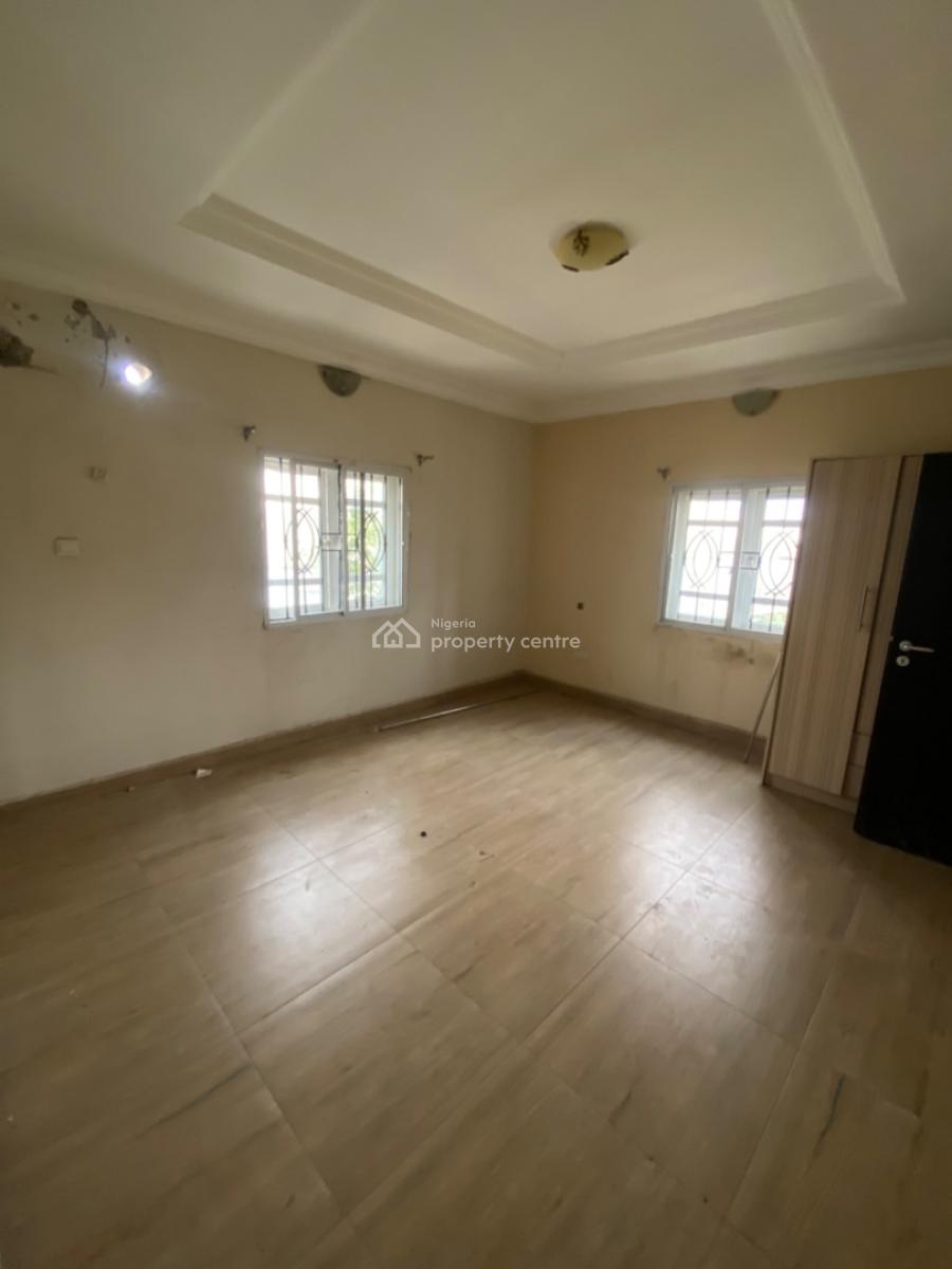 Spacious 2 Bedrooms Upstairs, Ado Road, Ado, Ajah, Lagos, Flat / Apartment for Rent