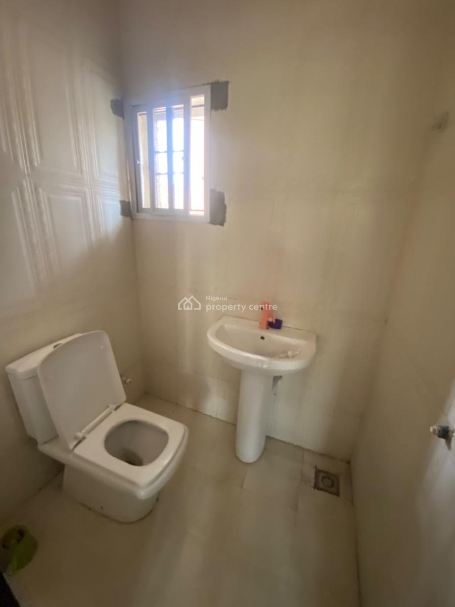 Spacious 2 Bedrooms Upstairs, Ado Road, Ado, Ajah, Lagos, Flat / Apartment for Rent