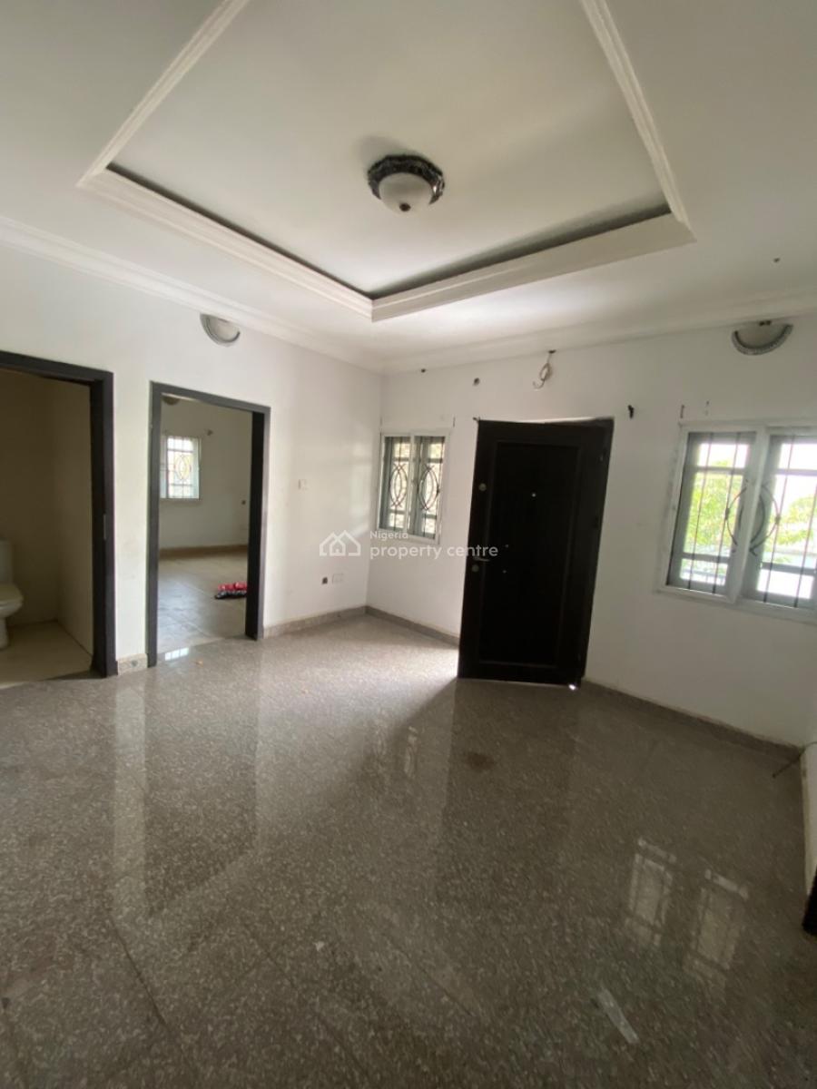Spacious 2 Bedrooms Upstairs, Ado Road, Ado, Ajah, Lagos, Flat / Apartment for Rent