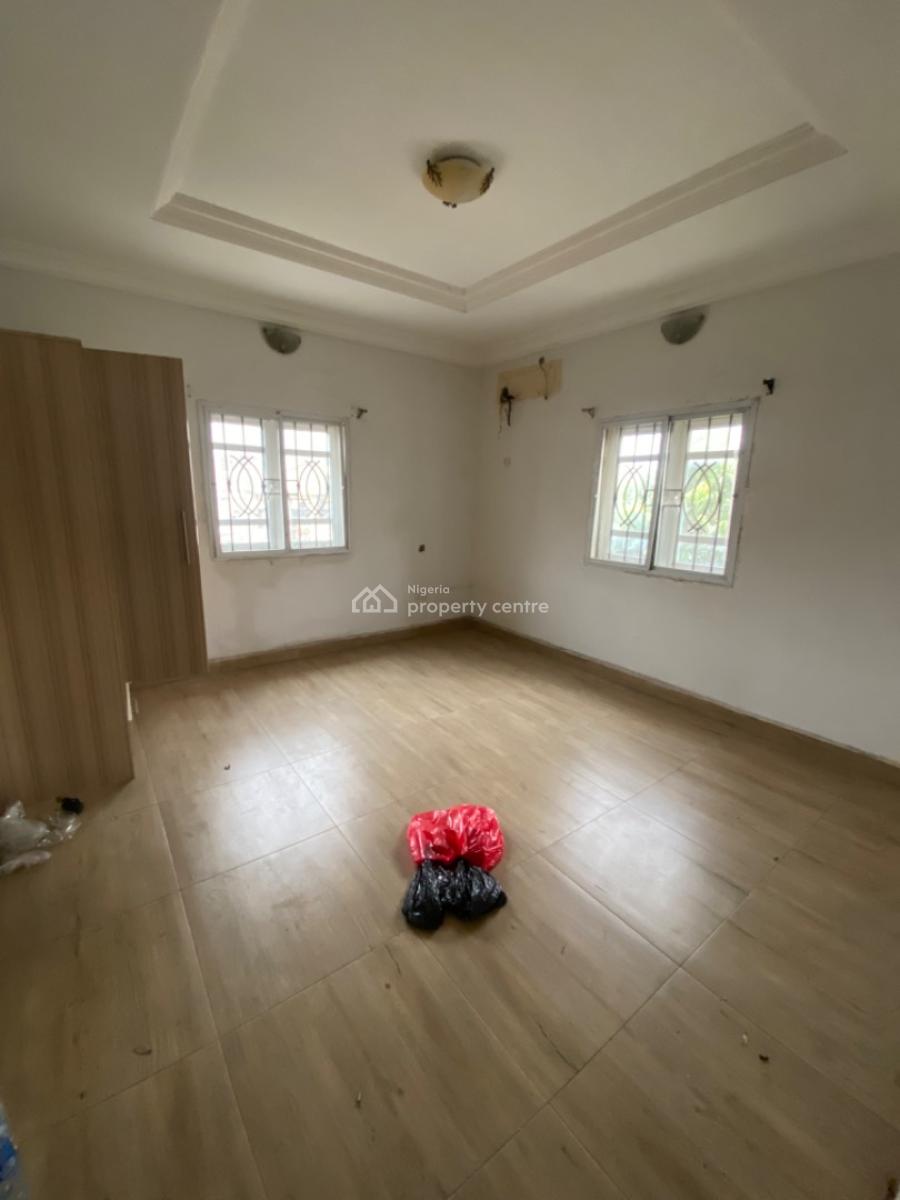 Spacious 2 Bedrooms Upstairs, Ado Road, Ado, Ajah, Lagos, Flat / Apartment for Rent