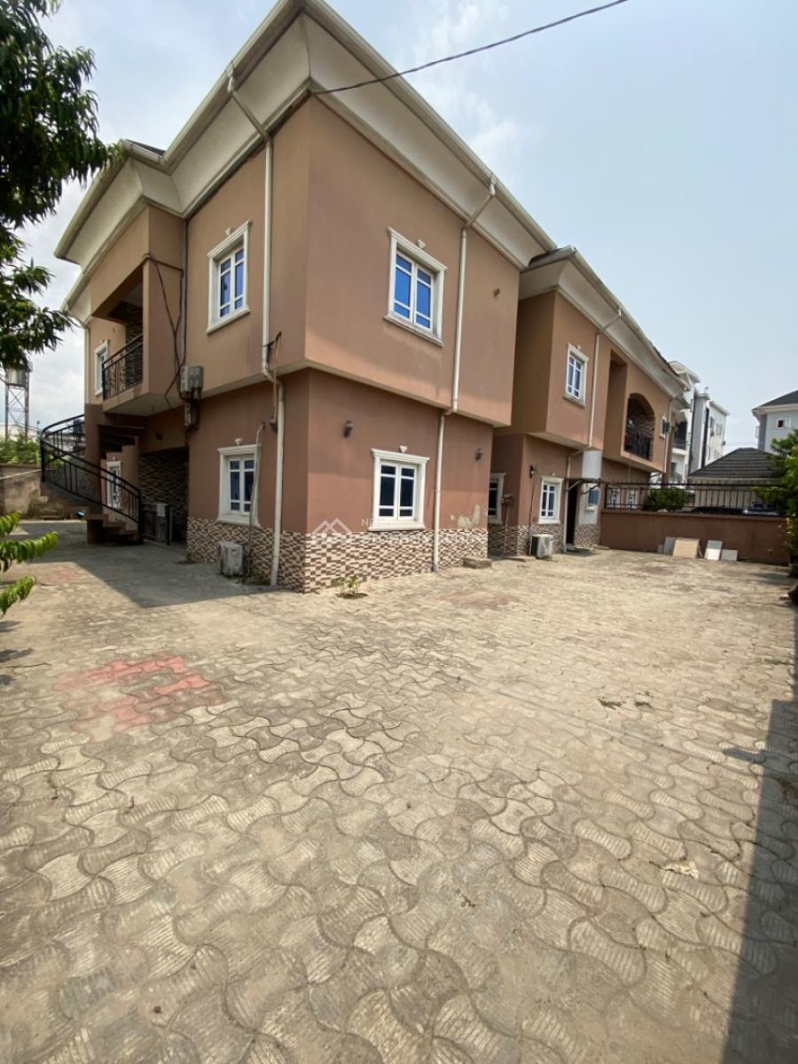 Spacious 2 Bedrooms Upstairs, Ado Road, Ado, Ajah, Lagos, Flat / Apartment for Rent