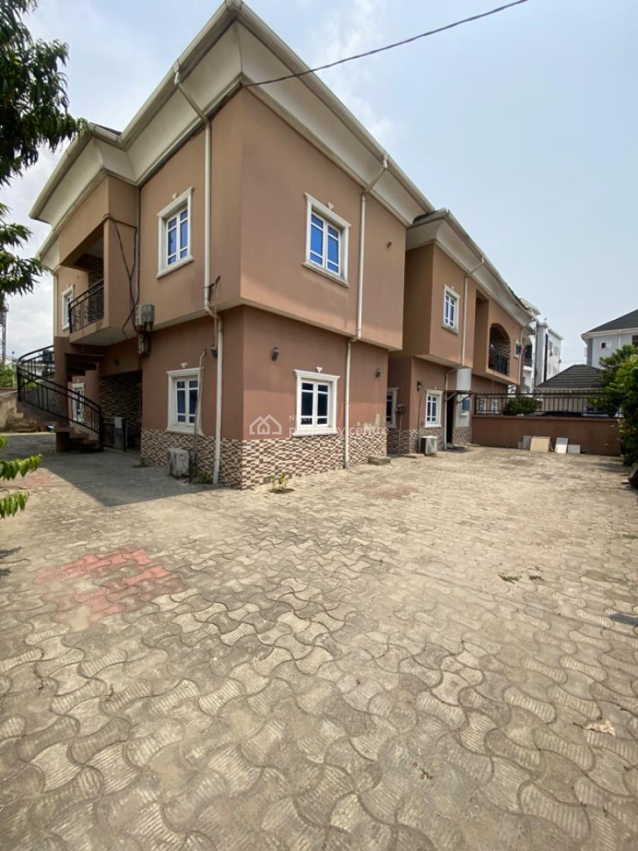 Spacious 2 Bedrooms Upstairs, Ado Road, Ado, Ajah, Lagos, Flat / Apartment for Rent