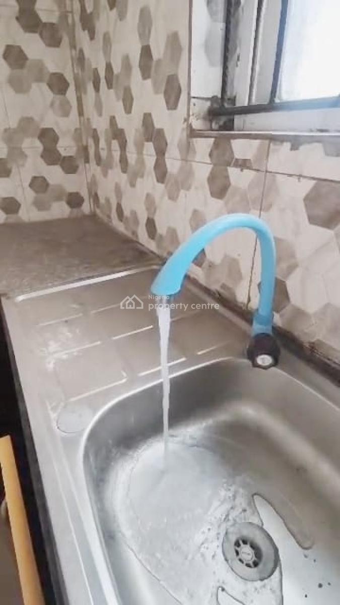 2 Bedroom Apartment with All Rooms Ensuite, Guest Room, Surulere, Lagos, Flat / Apartment for Rent