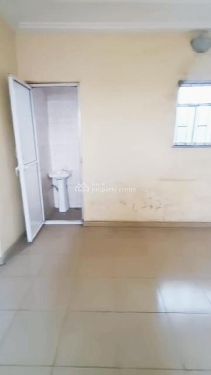 2 Bedroom Apartment with All Rooms Ensuite, Guest Room, Surulere, Lagos, Flat / Apartment for Rent