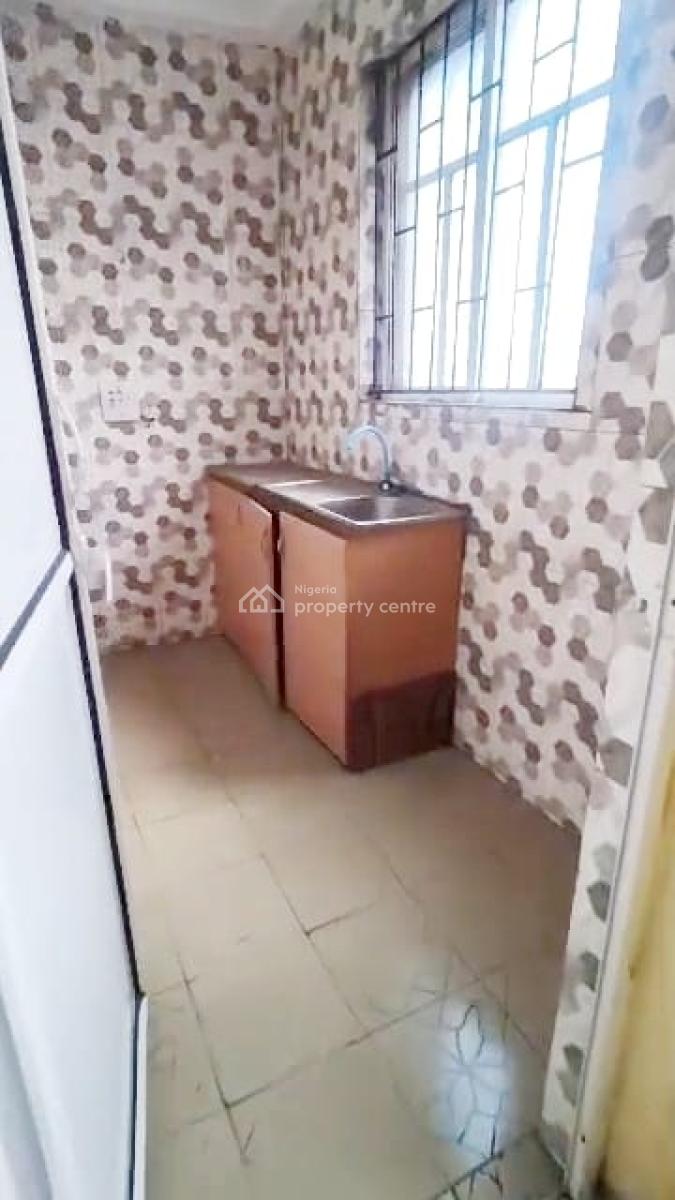 2 Bedroom Apartment with All Rooms Ensuite, Guest Room, Surulere, Lagos, Flat / Apartment for Rent