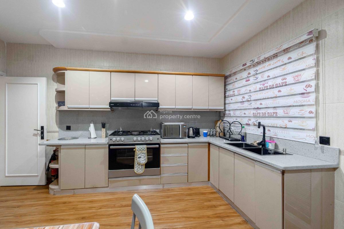 Expat Standard Original 3 Bedroom Apartment, Gerard Road, Ikoyi, Lagos, Flat / Apartment for Rent