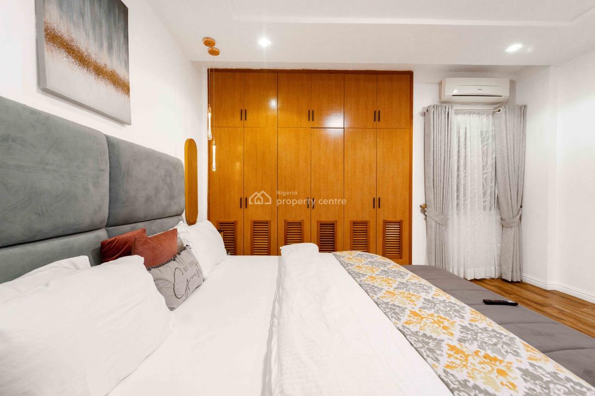 Expat Standard Original 3 Bedroom Apartment, Gerard Road, Ikoyi, Lagos, Flat / Apartment for Rent