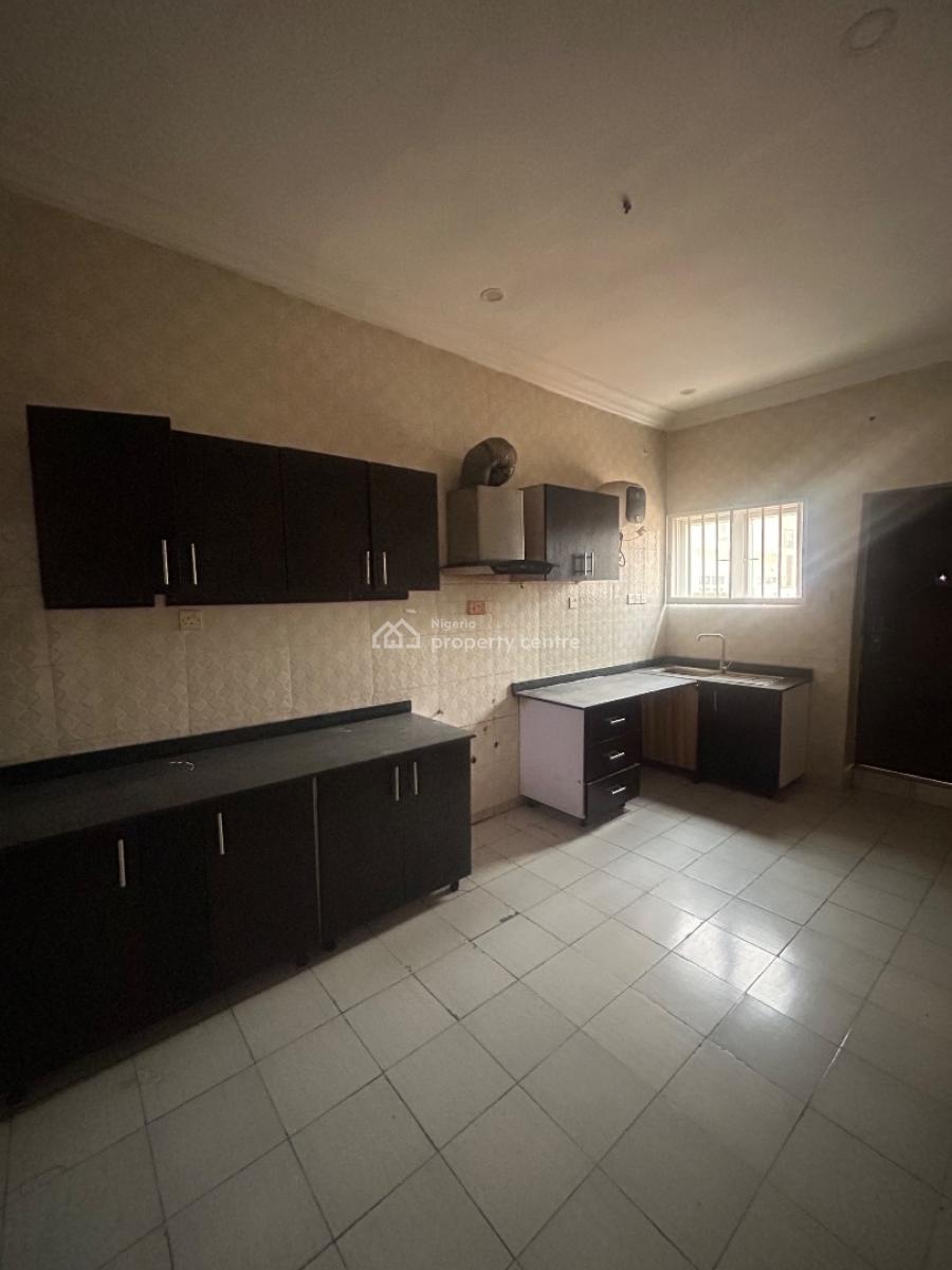 Well Maintained, Four (4) Bedroom Terraced Duplex with a Room Bq, Osapa, Lekki, Lagos, Terraced Duplex for Sale