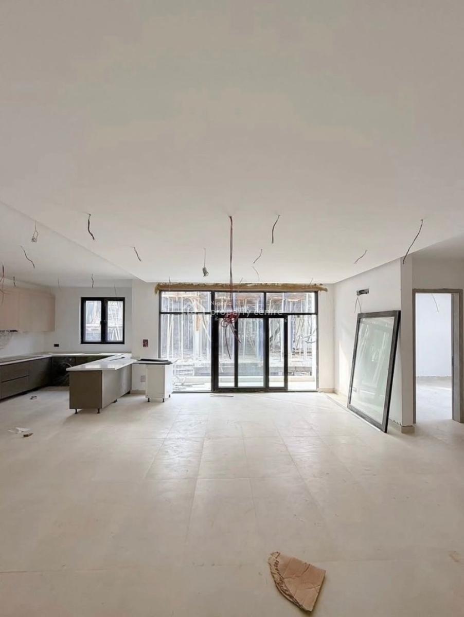 Spacious 3 Bedroom Serviced Apartment with Rooftop, Gym and Pool., Lekki Phase 1, Lekki, Lagos, Flat / Apartment for Sale