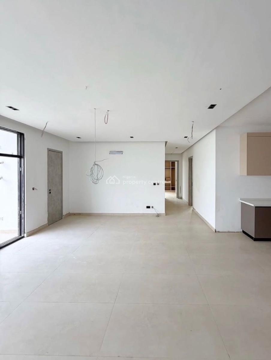 Spacious 3 Bedroom Serviced Apartment with Rooftop, Gym and Pool., Lekki Phase 1, Lekki, Lagos, Flat / Apartment for Sale