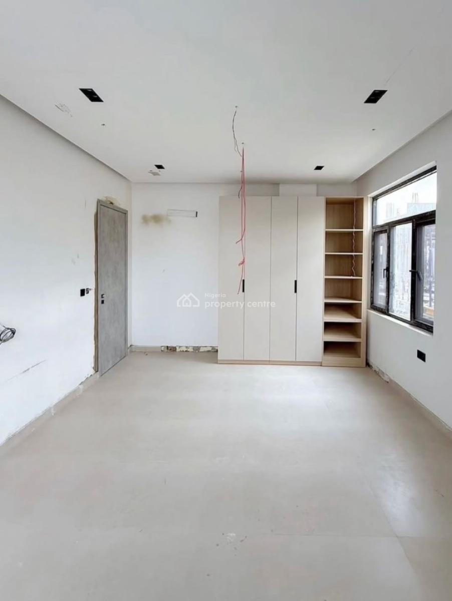 Spacious 3 Bedroom Serviced Apartment with Rooftop, Gym and Pool., Lekki Phase 1, Lekki, Lagos, Flat / Apartment for Sale