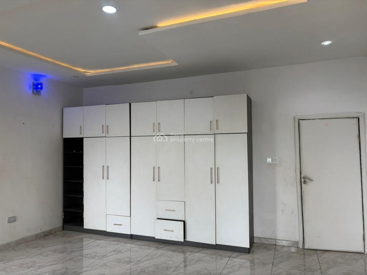 Luxury Masters Bedroom Apartment with One Air Condition Unit, Orchid Road, Lekki, Lagos, Flat / Apartment for Rent