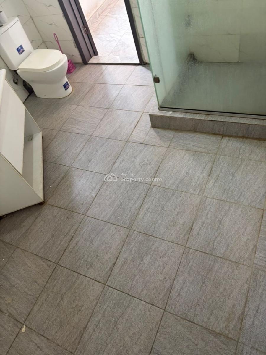 Luxury Masters Bedroom Apartment with One Air Condition Unit, Orchid Road, Lekki, Lagos, Flat / Apartment for Rent