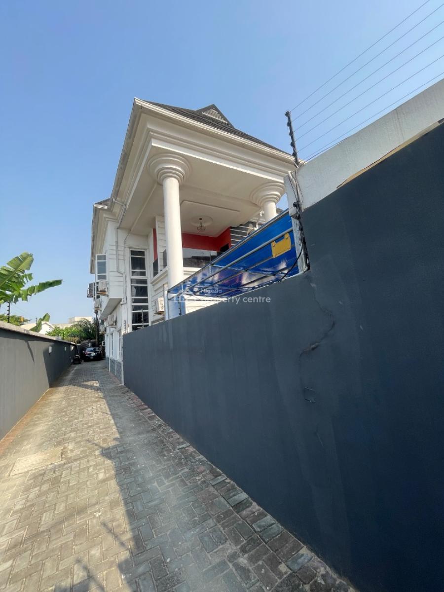 a Well Maintained  2 Bedroom Flat on Ground Floor, Ajah, Lekki, Lagos, Flat / Apartment for Rent