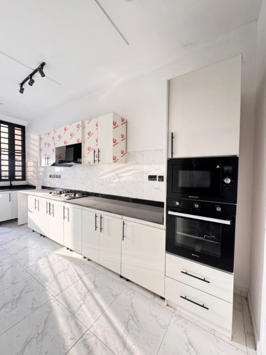 Luxurious 2 Bedroom Apartment, Ologolo, Lekki, Lagos, Flat / Apartment for Sale