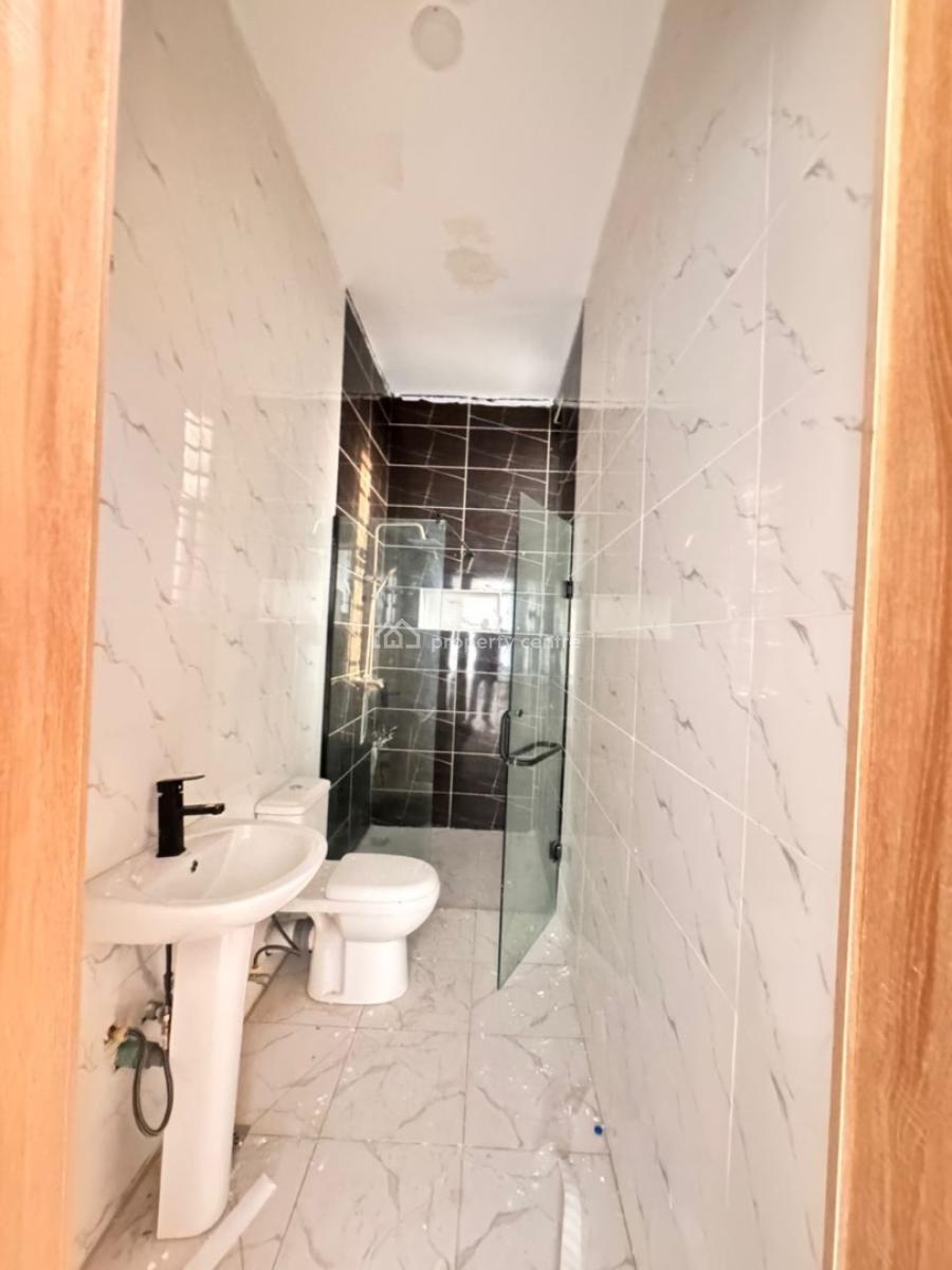 Luxurious 2 Bedroom Apartment, Ologolo, Lekki, Lagos, Flat / Apartment for Sale