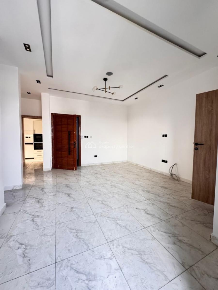 Luxurious 2 Bedroom Apartment, Ologolo, Lekki, Lagos, Flat / Apartment for Sale