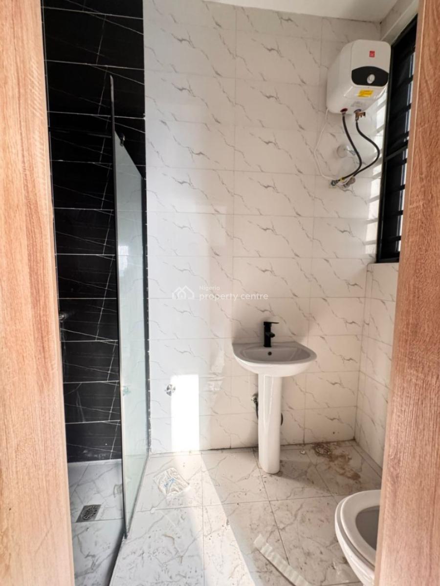 Luxurious 2 Bedroom Apartment, Ologolo, Lekki, Lagos, Flat / Apartment for Sale