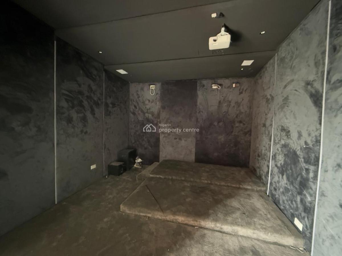 Exquisite 5 Bedroom Fully Detached Duplex + Cinema in a Secure Estate, Lekki Phase 1, Lekki, Lagos, Detached Duplex for Sale