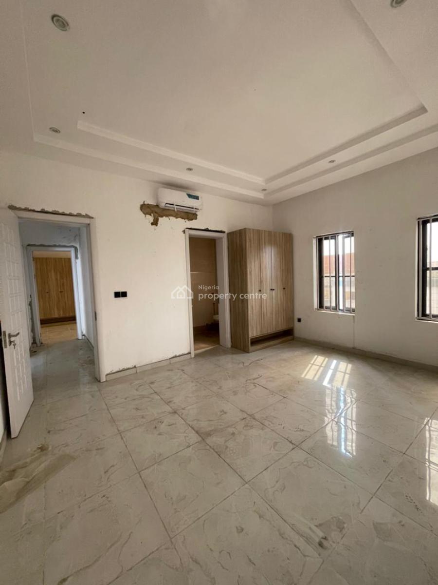3 Bedroom Flat with Swimming Pool, Lekki Phase 1, Lekki, Lagos, Flat / Apartment for Rent
