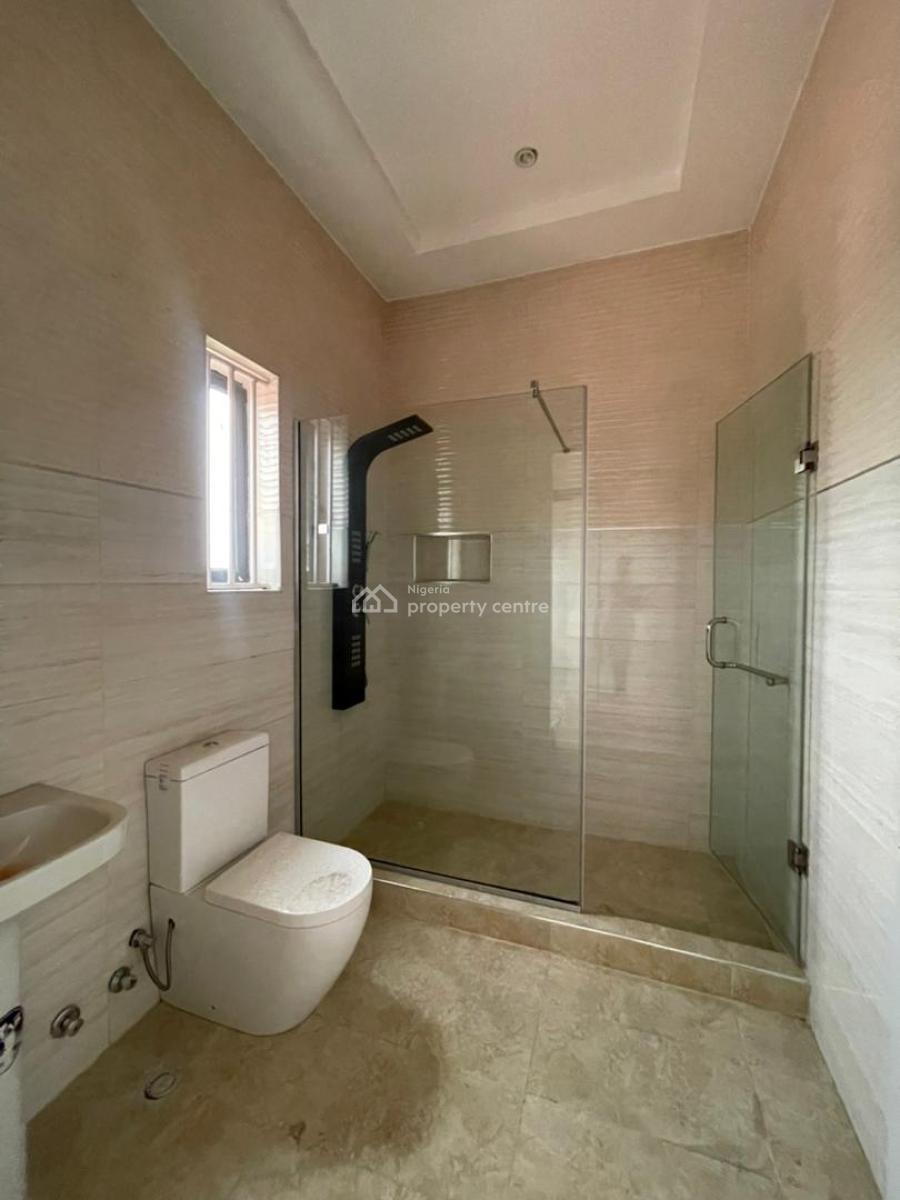 3 Bedroom Flat with Swimming Pool, Lekki Phase 1, Lekki, Lagos, Flat / Apartment for Rent