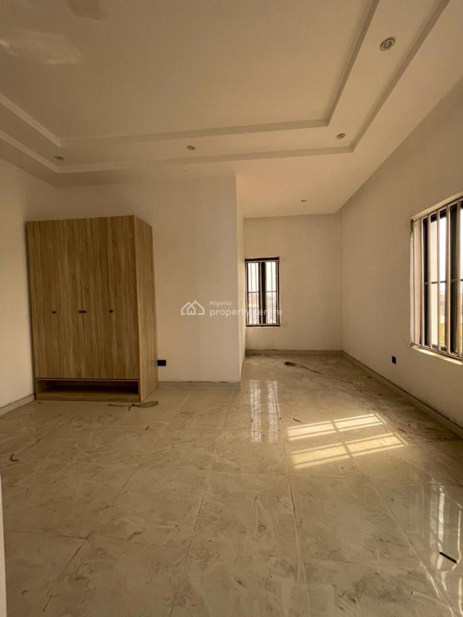 3 Bedroom Flat with Swimming Pool, Lekki Phase 1, Lekki, Lagos, Flat / Apartment for Rent