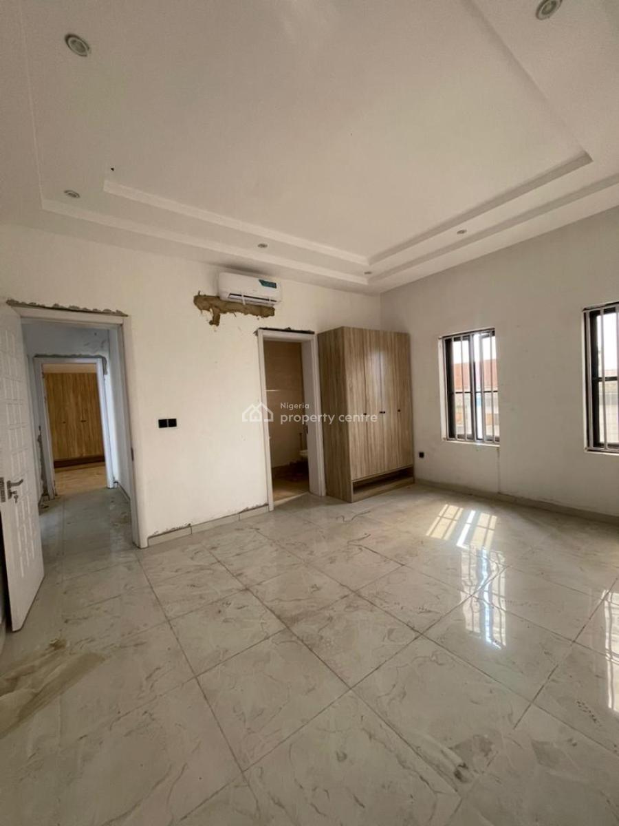 3 Bedroom Flat with Swimming Pool, Lekki Phase 1, Lekki, Lagos, Flat / Apartment for Rent