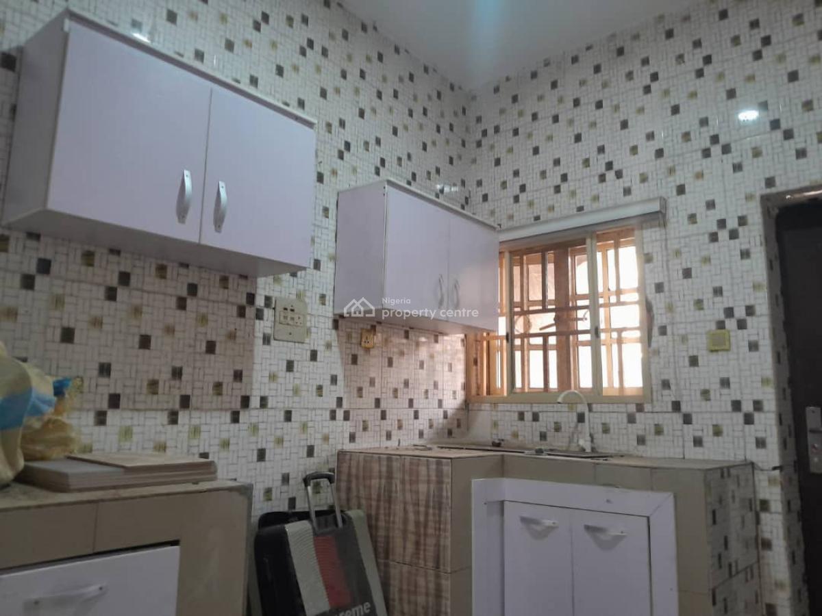 2 Bedroom Apartment, Gra Phase 1, Magodo, Lagos, Flat / Apartment for Rent