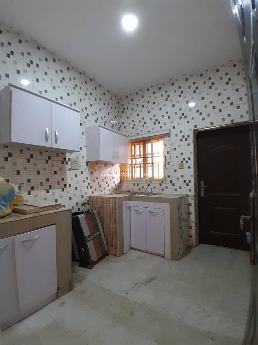 2 Bedroom Apartment, Gra Phase 1, Magodo, Lagos, Flat / Apartment for Rent