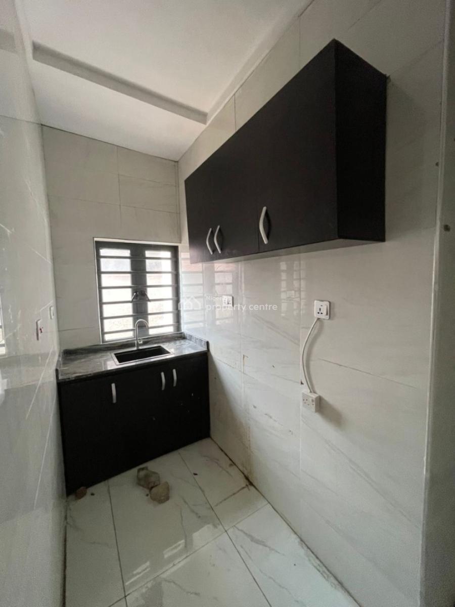 Specious 2 Bedroom Apartment, Orchid Road, Lekki, Lagos, Flat / Apartment for Rent