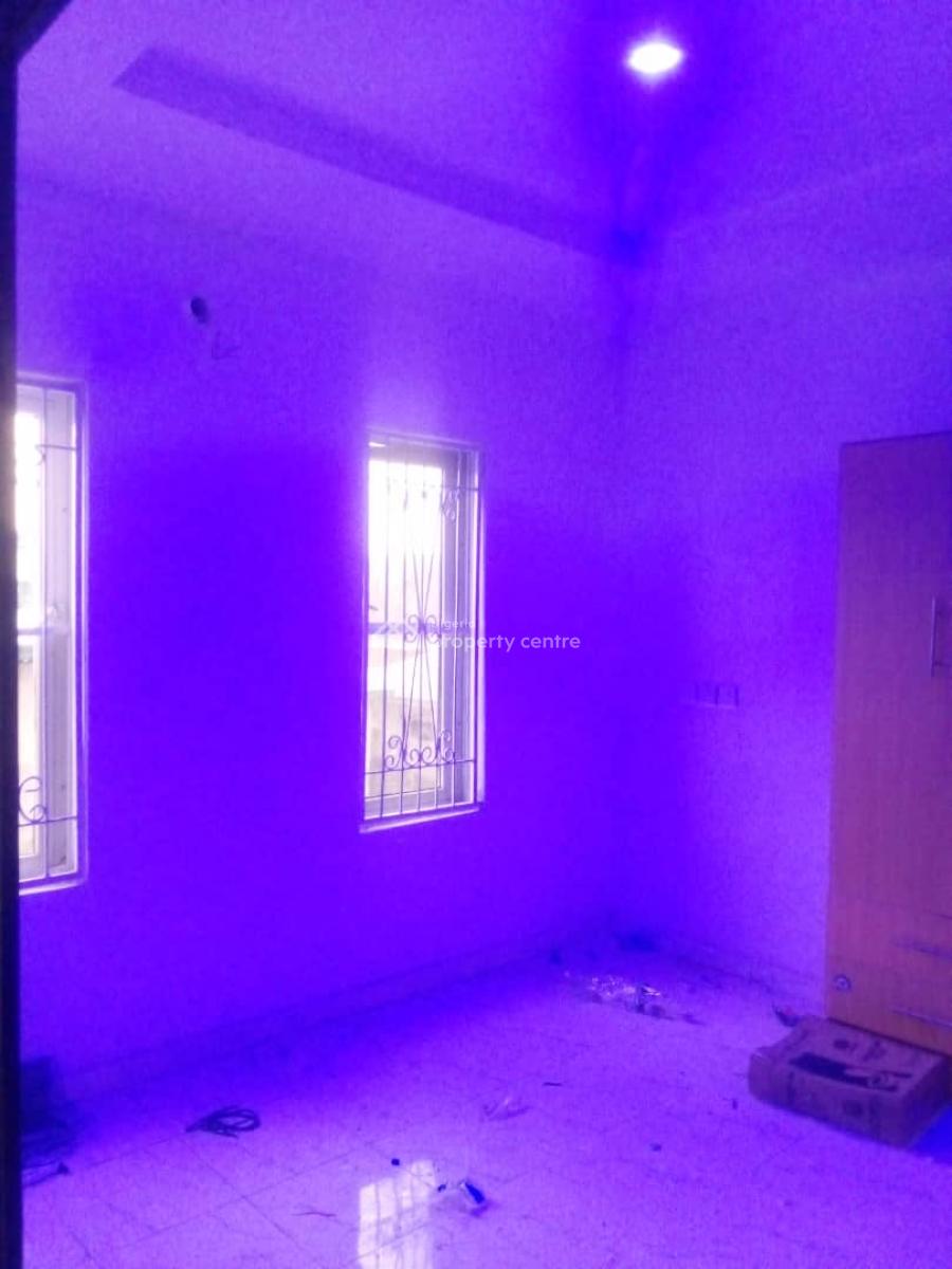 Sharp 3 Bedroom Apartment   Upstairs, Sangotedo, Ajah, Lagos, Flat / Apartment for Sale