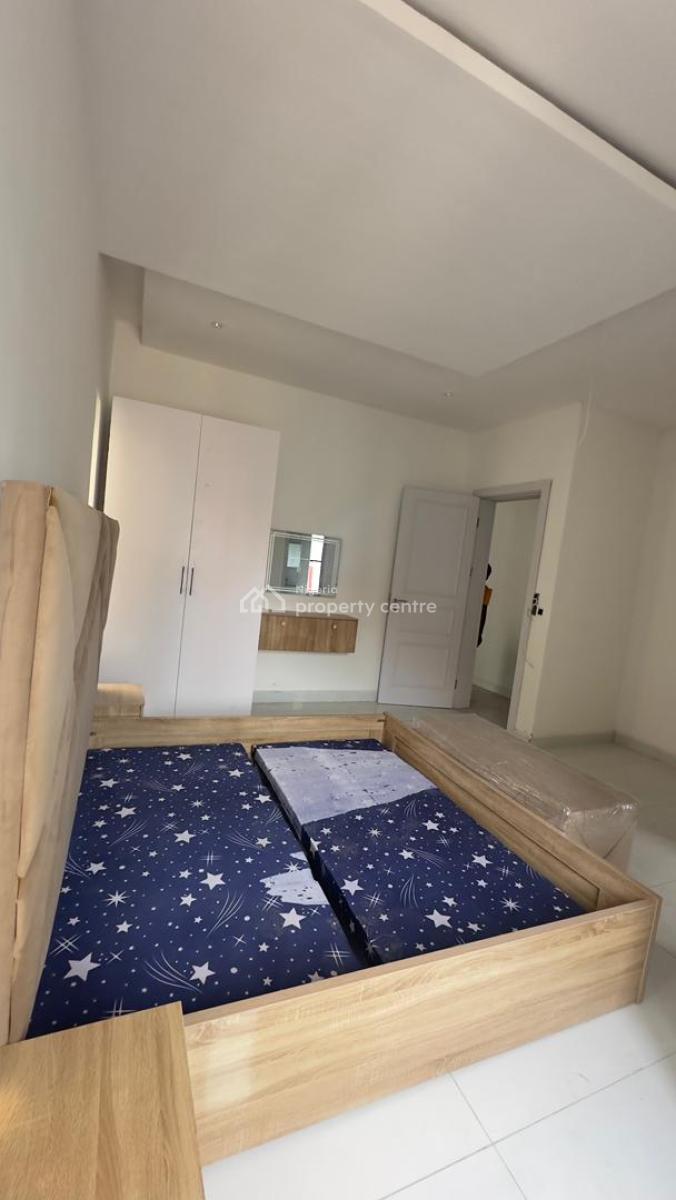 Neatly Semi-furnished 2-bedroom Apartment with Swimming Pool, Lekki Phase 1, Lekki, Lagos, Flat / Apartment for Rent