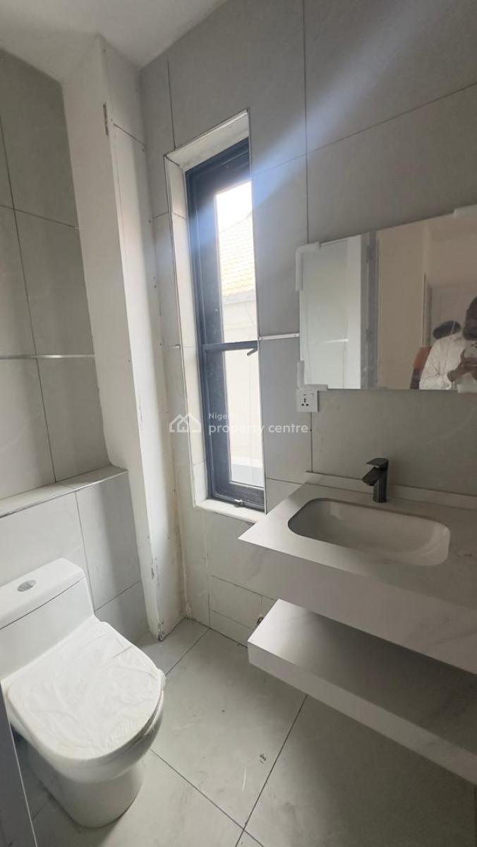 Neatly Semi-furnished 2-bedroom Apartment with Swimming Pool, Lekki Phase 1, Lekki, Lagos, Flat / Apartment for Rent