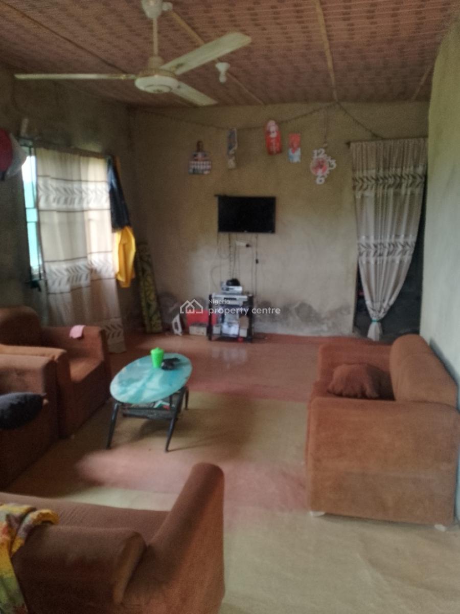 2 Bedroom Bungalow, Agunfoye Off Bayeku Road, Igbogbo, Ikorodu, Lagos, Detached Bungalow for Sale