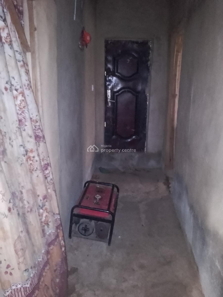 2 Bedroom Bungalow, Agunfoye Off Bayeku Road, Igbogbo, Ikorodu, Lagos, Detached Bungalow for Sale