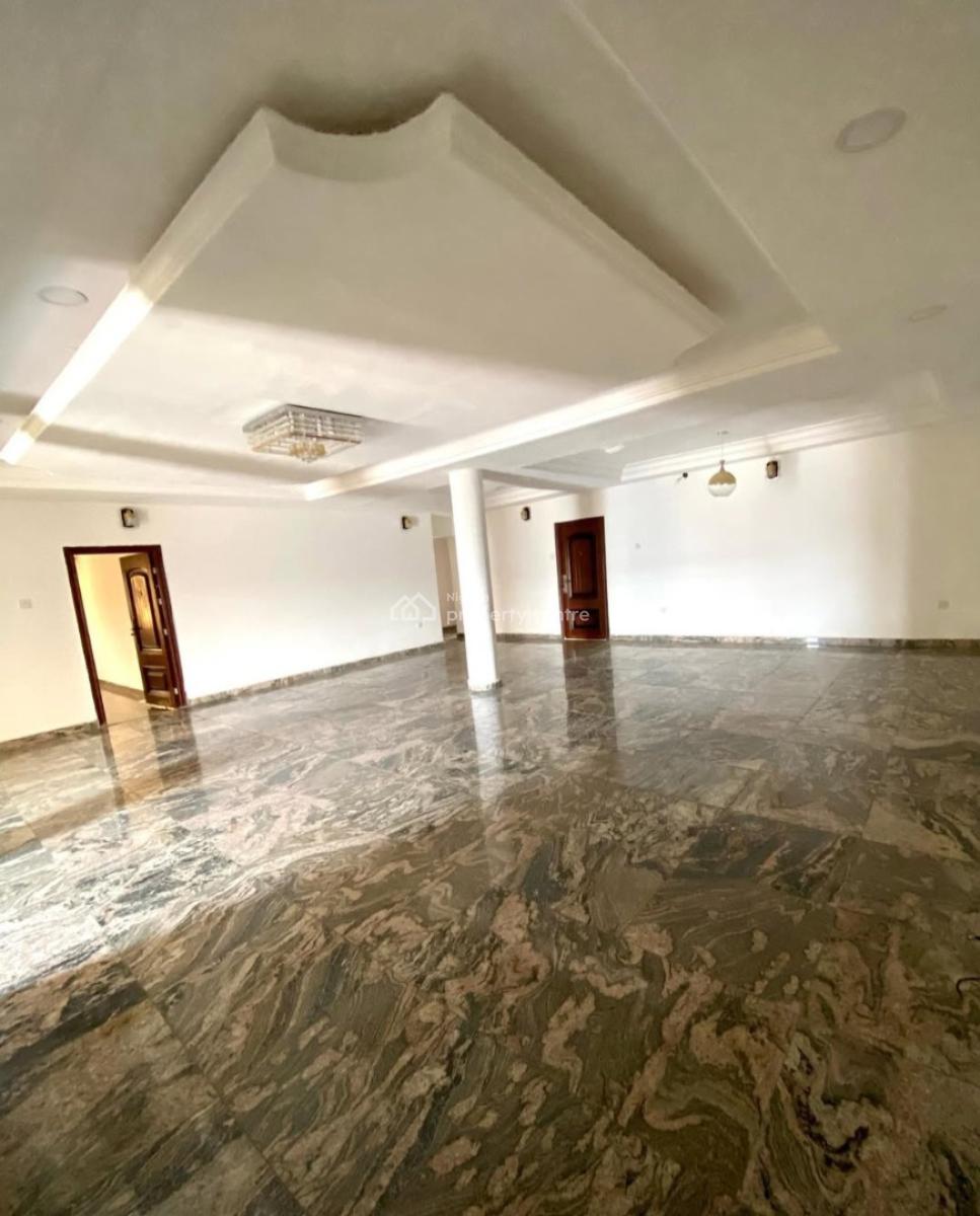 Serviced 3 Bedrooms En-suite Flat with an Enclosed Fitted Kitchen / Heat Extractor, Lekki Phase 1, Lekki, Lagos, Flat / Apartment for Rent