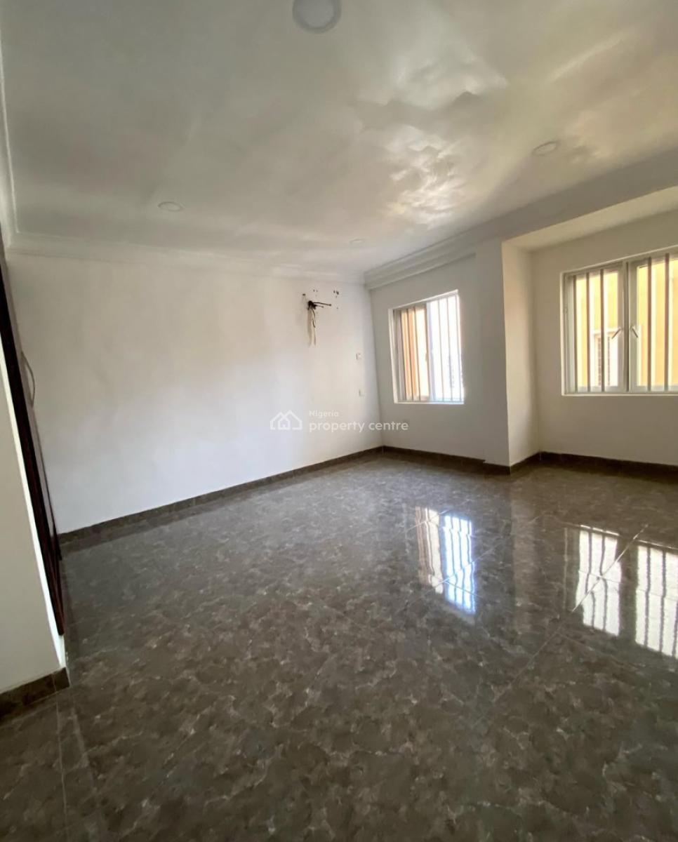 Serviced 3 Bedrooms En-suite Flat with an Enclosed Fitted Kitchen / Heat Extractor, Lekki Phase 1, Lekki, Lagos, Flat / Apartment for Rent