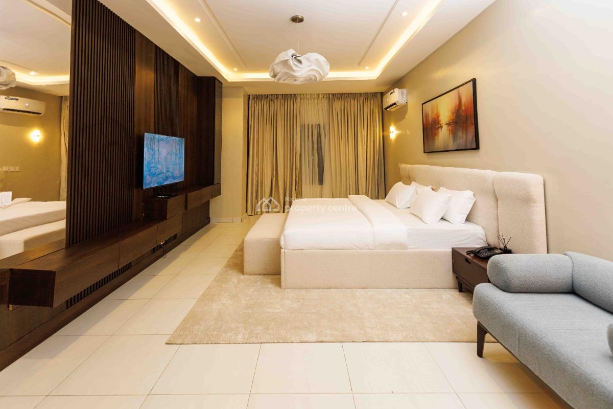 Nicely Furnished 4 Bedroom Apartment, Gwarinpa, Abuja, Flat / Apartment Short Let