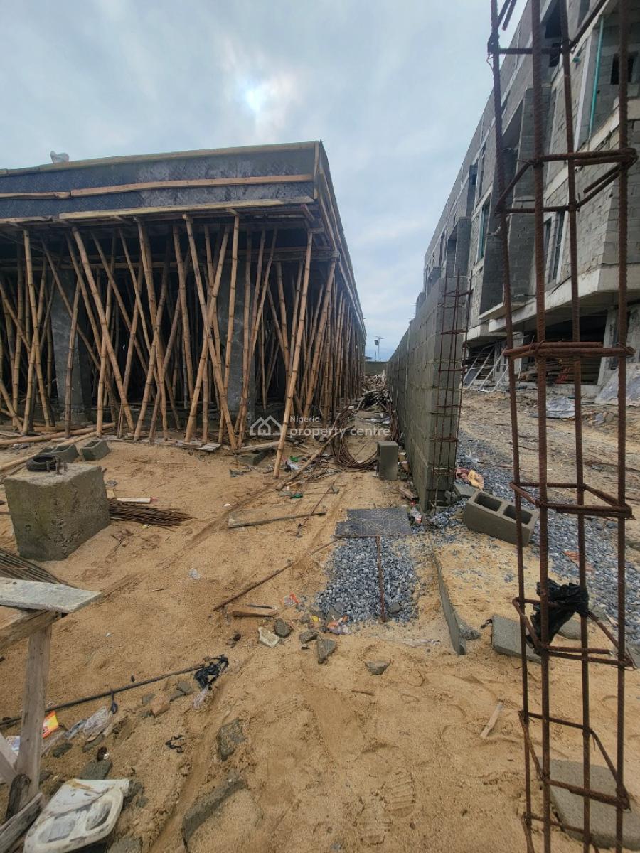 Enjoy a 4-bedroom Maisonette with Bq Close to The Sea View, Laguna Seaview, Lekki Foreshore, Lekki Phase 1, Lekki, Lagos, Terraced Duplex for Sale