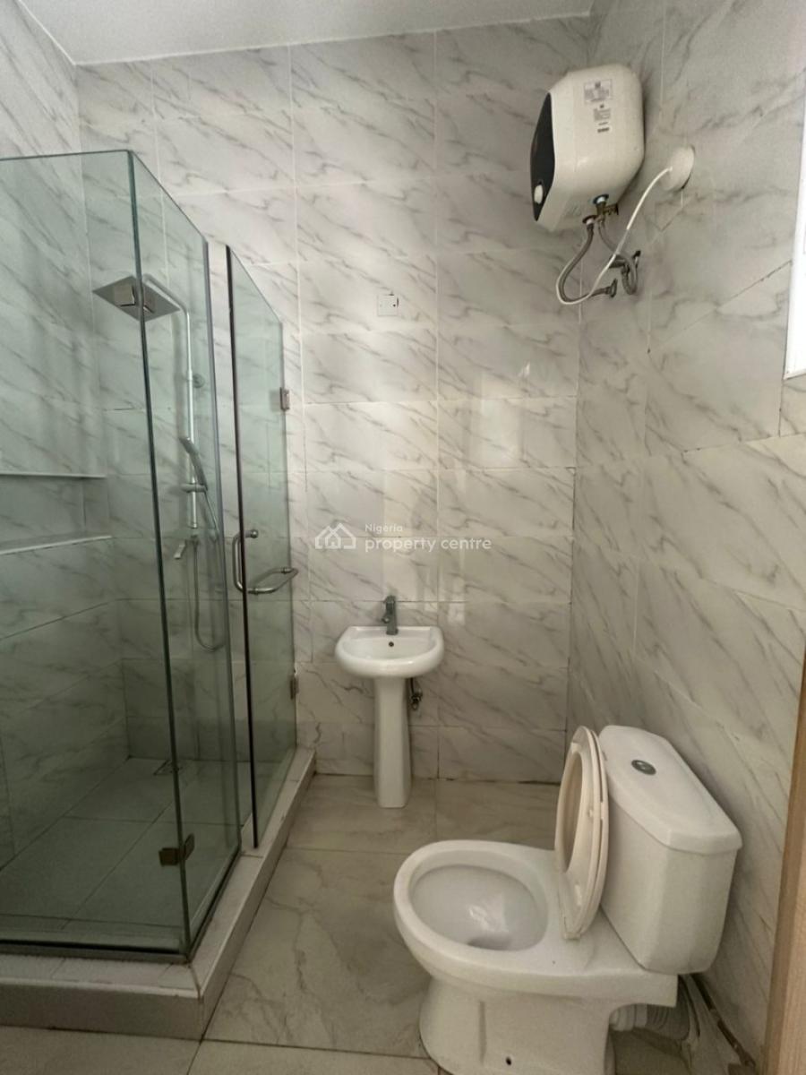 Spacious Room Upstairs, Orchid Road ,roundabout, Lekki, Lagos, Flat / Apartment for Rent