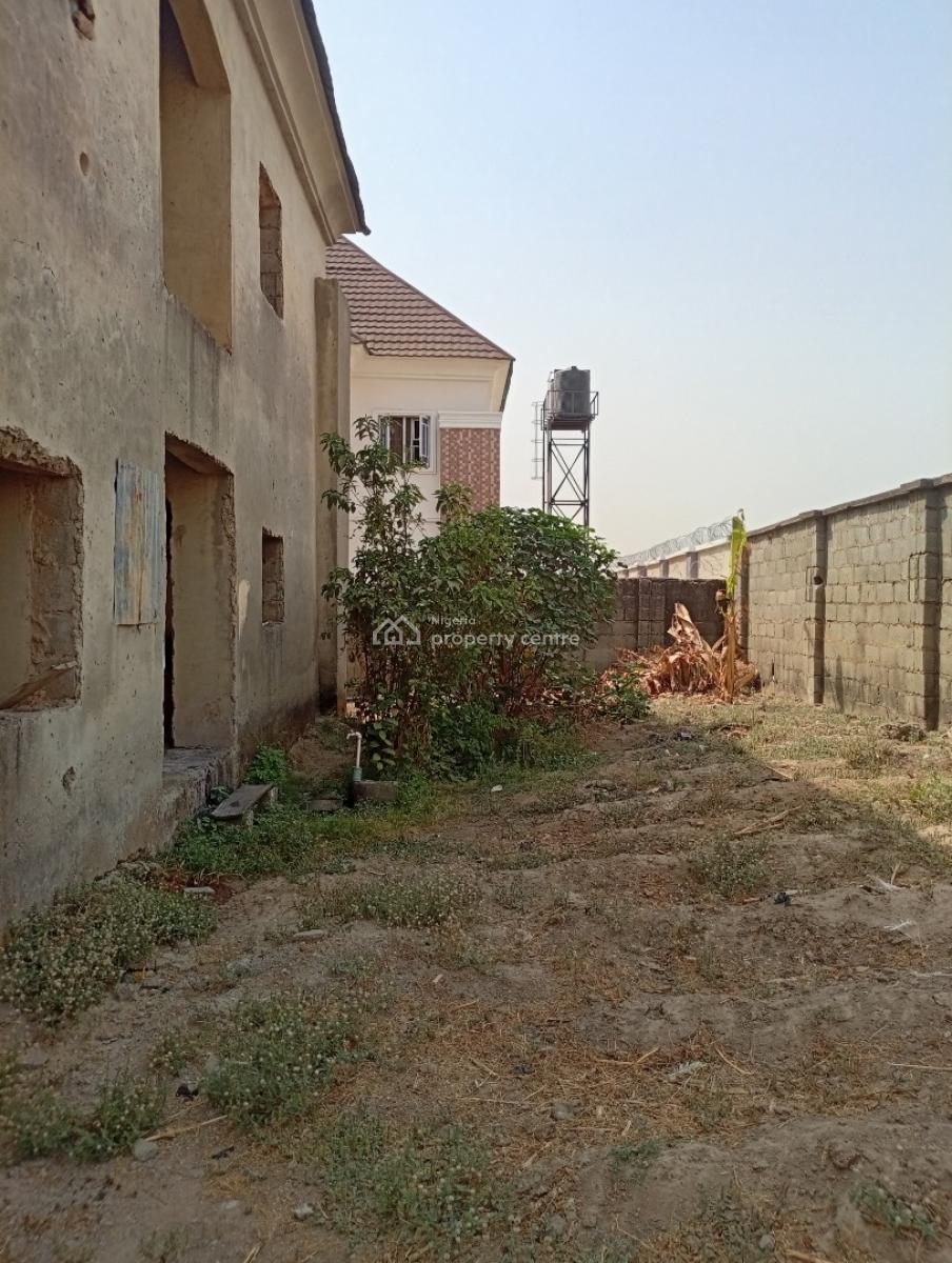 5 Bedroom Detached Duplex & 1 Room Bq Semifinished, Phase 4, Kubwa, Abuja, Detached Duplex for Sale