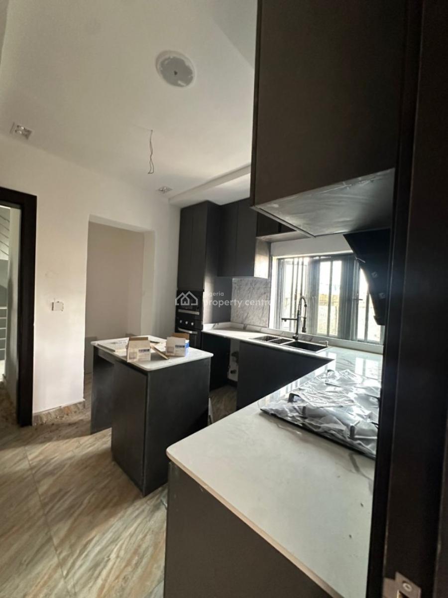 3 Bedroom Flat, Off Awolowo Road, Ikeja, Lagos, Flat / Apartment for Sale