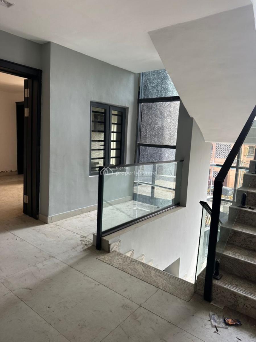 3 Bedroom Flat, Off Awolowo Road, Ikeja, Lagos, Flat / Apartment for Sale