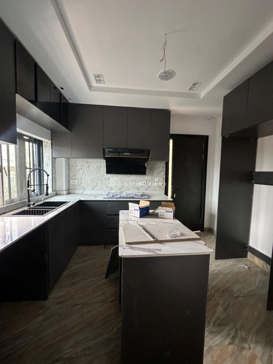 3 Bedroom Flat, Off Awolowo Road, Ikeja, Lagos, Flat / Apartment for Sale